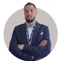 Брокер