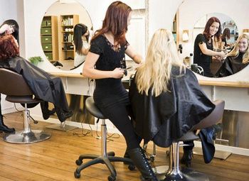 Парикмахерская в спальном районе