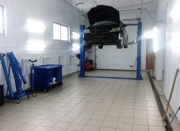Автосервис / 2 подъемника в таксопарке