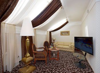 Фото 3 4х звездочный отель в собственность / центр города