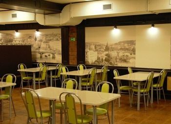 Прибыльная столовая в центре города / Низкая аренда / 12 лет работы