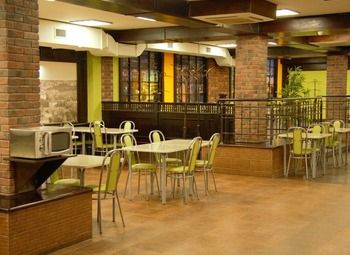 Прибыльная столовая в центре города / Низкая аренда / 12 лет работы