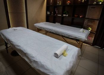 Массажный салон в Приморском районе на первой линии с базой клиентов