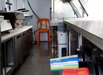 Фото Полностью укомплектованный и готовый к работе фудтрак