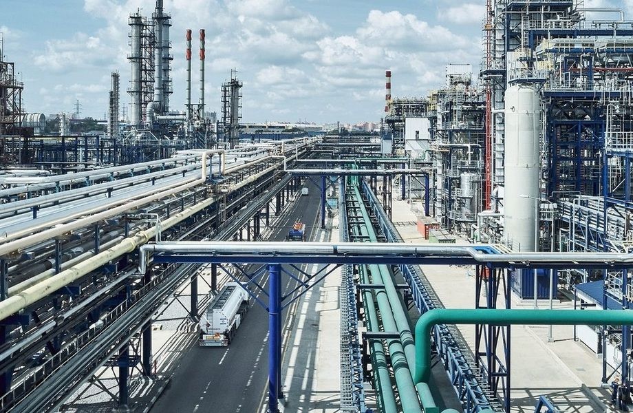 Фото 2 НПЗ с ежегодным объемом переработки - более 1 200 000 тонн