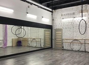 Фото Развивающаяся студия танцев / растяжки / балета / фитнеса / йоги