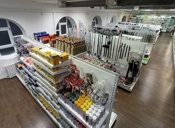 Фото Доходный хозяйственный магазин в спальном районе