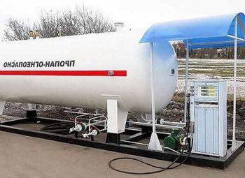 Фото Газовая заправка в центре Москвы