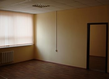 Фото Помещение свободного назначения рядом с выходом из метро