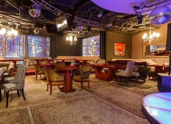 Караоке-ресторан в историческом центре города / 3 года успешной работы