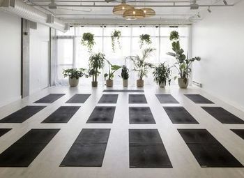 Фото Прибыльная фитнес / йога студия / 2 года работы