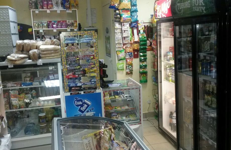Фото 3 Продуктовый магазин в густонаселённом районе