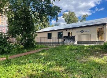 Кафе на берегу реки в живописном месте / С возможностью развития