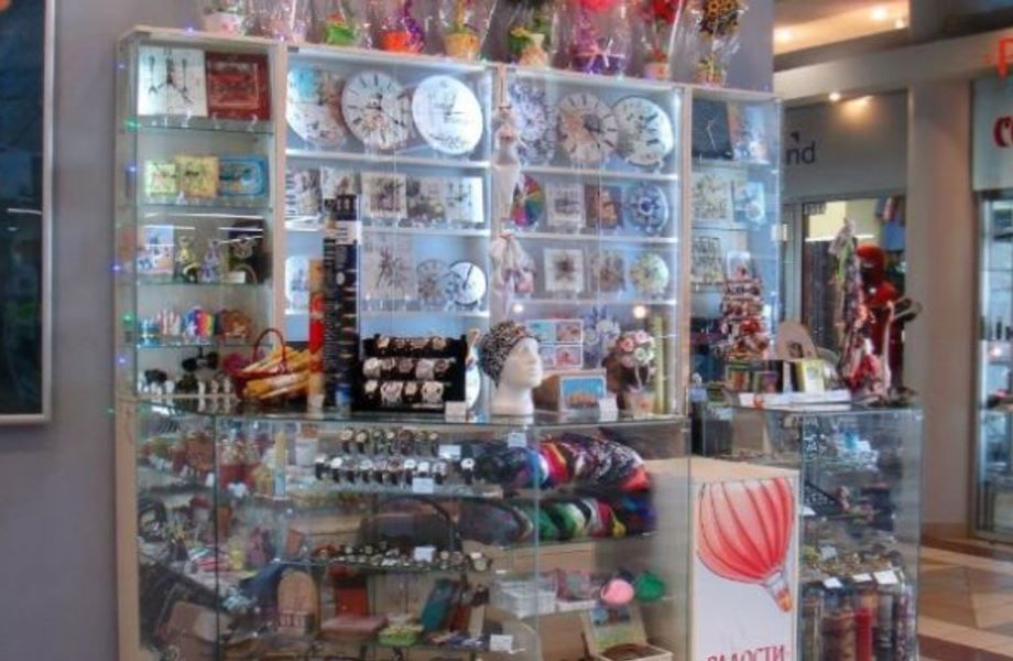 Два прибыльных   мини-магазина подарков  по цене одного