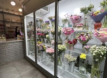 Фото Цветочный магазин в новом ЖК большого жилого массива возле м Аннино