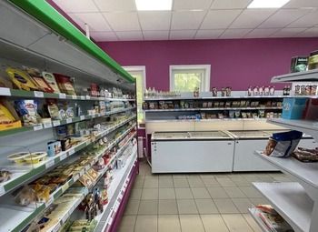 Фото Продуктовый магазин в коттеджном посёлке