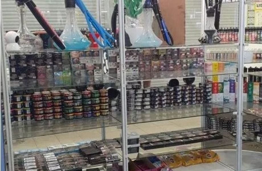 Островок табачной продукции высокой проходимости
