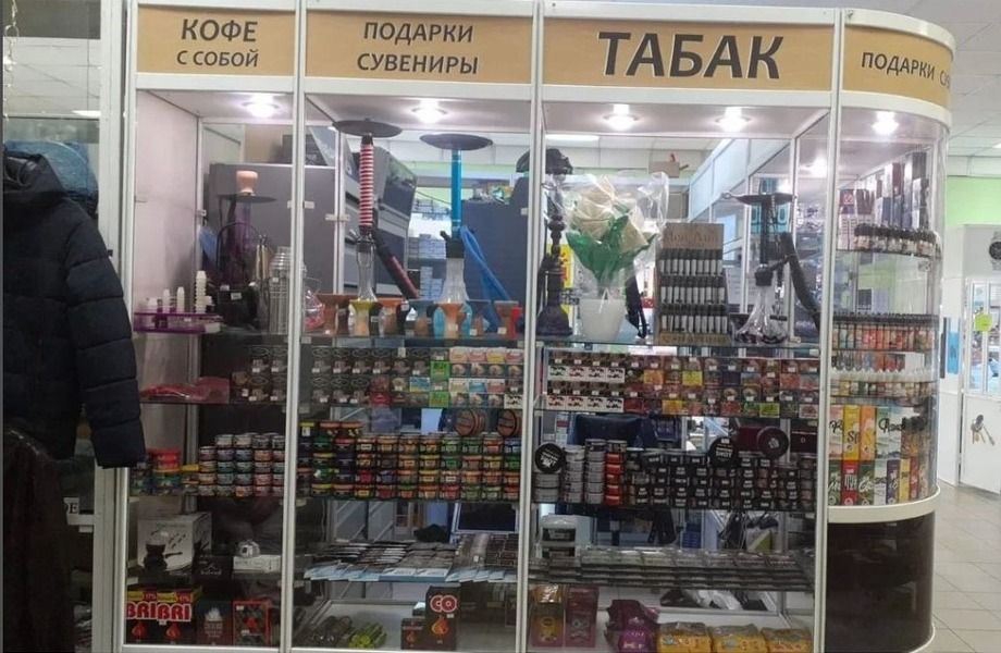 Островок табачной продукции высокой проходимости