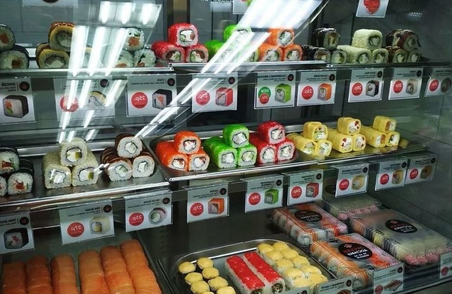 Суши в помещении самого народного супермаркета/Доставка