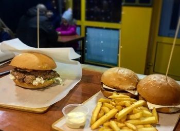 Точка шаурмы / быстрой еды на ходу / в центре с огромным траффиком