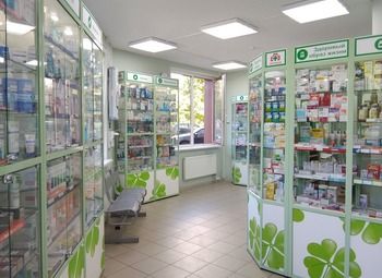 Фото Аптечный пункт в густонаселенном районе