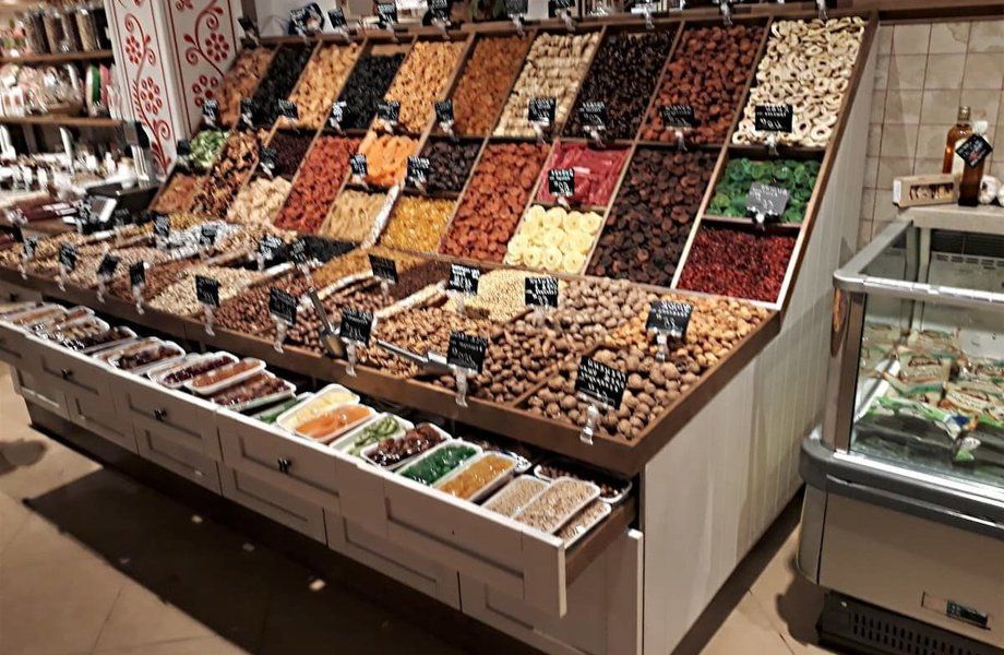 Сухофрукты и кондитерские изделия 