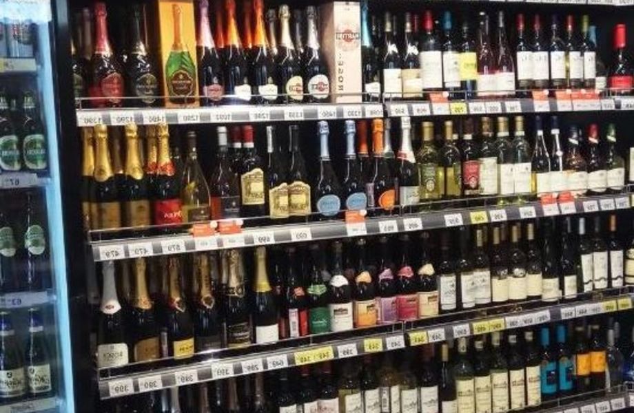 Продуктовый магазин с алкогольной лицензией на Васильевском Острове