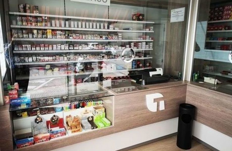 Фото 1 Табачный магазин около метро