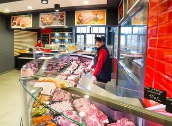 Фото 2 Магазин мясной продукции в спальном районе