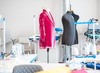 Швейное производство с новым оборудованием и магазином