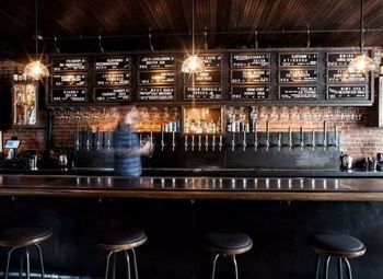 Крафтовый бар в центре города 