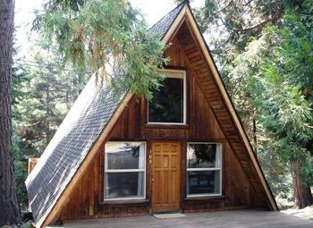 База отдыха / Турбаза у реки / 6 домов 