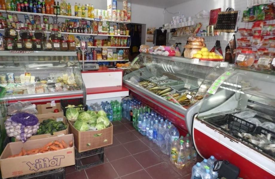 Продуктовый магазин в спальном районе/Фрунзенский район