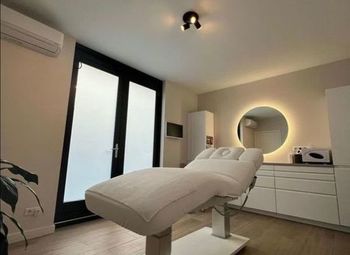 Фото 2 Медицинский центр с косметологией/16 кабинетов/персонал/парковка/