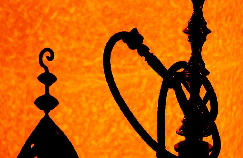 Популярная кальянная в центре (низкая аренда) 