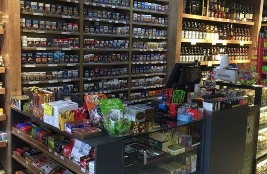 Фото 1 Табачный магазин у метро с товарным остатком