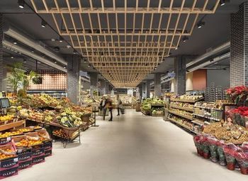 Фото Продуктовый магазин на севере города / Густонаселенный район