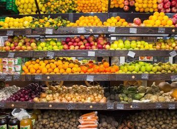 Магазин фруктов и овощей / Спальный район