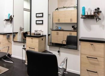 Парикмахерская в удачной локации