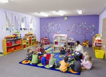 Фото Сеть из трех детских садов с лицензией