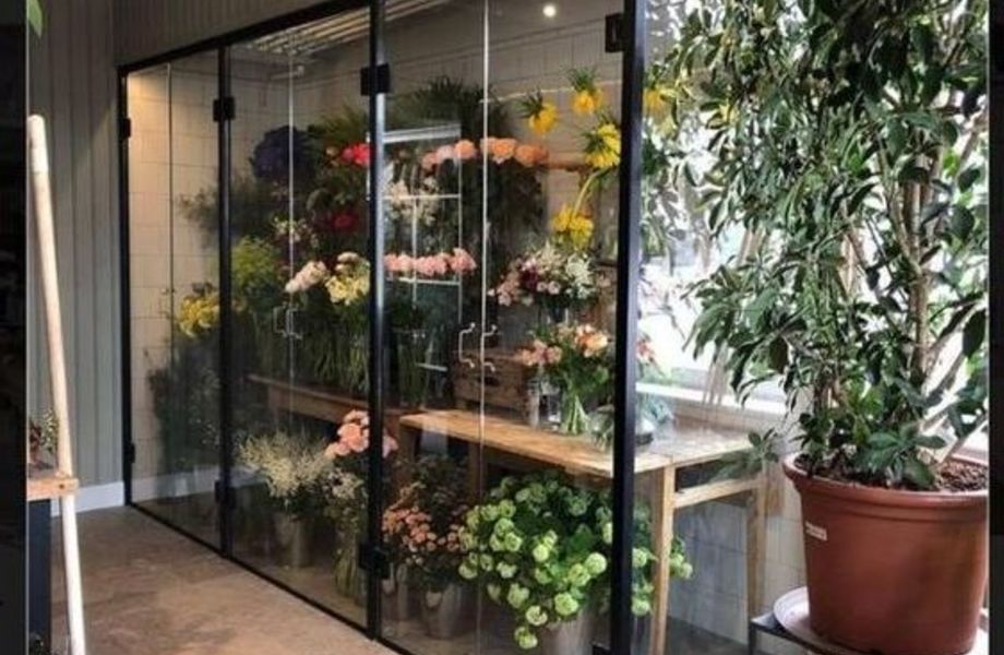 Фото 2 Цветочный магазин в жилом квартале