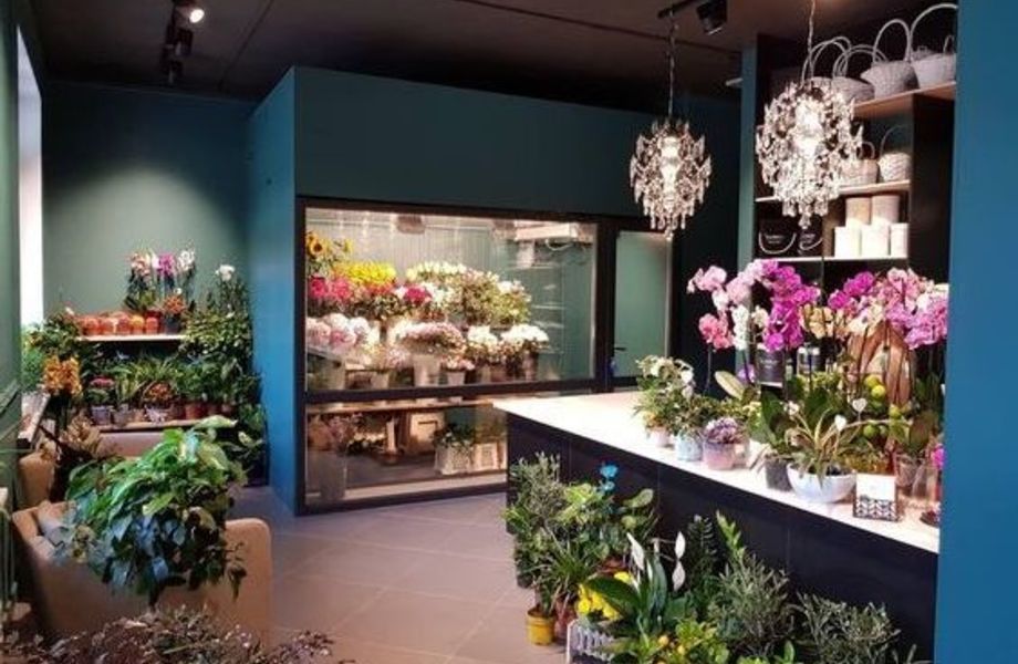 Фото 1 Цветочный магазин в жилом квартале