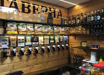 Магазин разливного пива / 10 посадочных мест / Московский район 