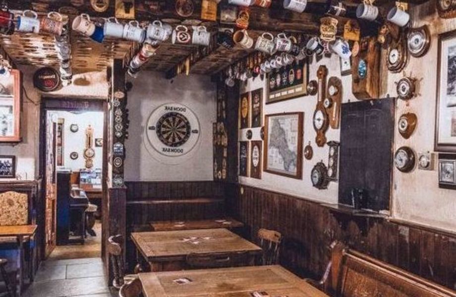 Фото 3 Ирландский паб в проходном месте.