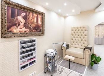 Салон красоты / По цене активов 