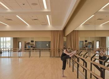 Спортивно-танцевальный центр с помещением в собственность 