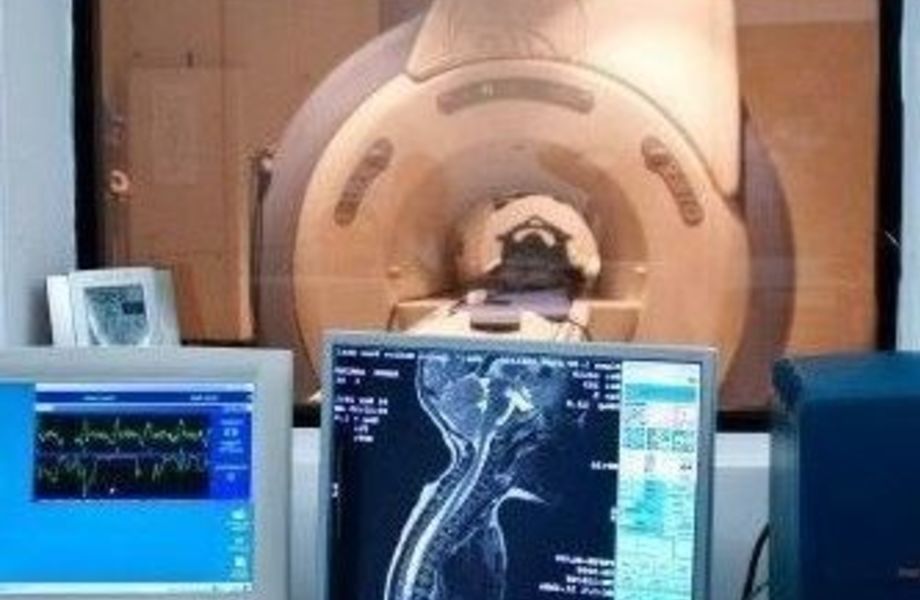 Фото 3 Медицинский центр 16 кабинетов / новый ремонт