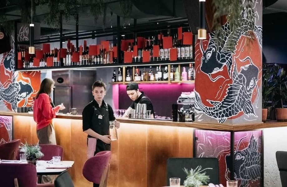 Кафе паназиатской кухни у метро