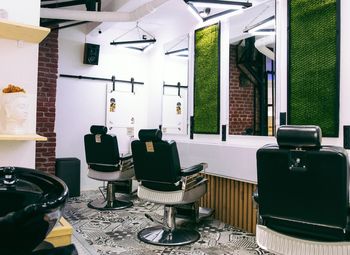 Фото Парикмахерская в центре / мужские и женские стрижки / бешеный трафик