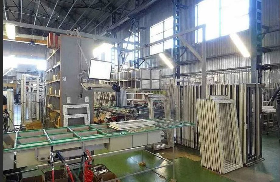 Действующее производство стеклопакетов и дверей с базой 400 клиентов